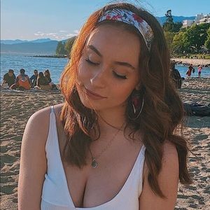 Meet your Posher, Maya